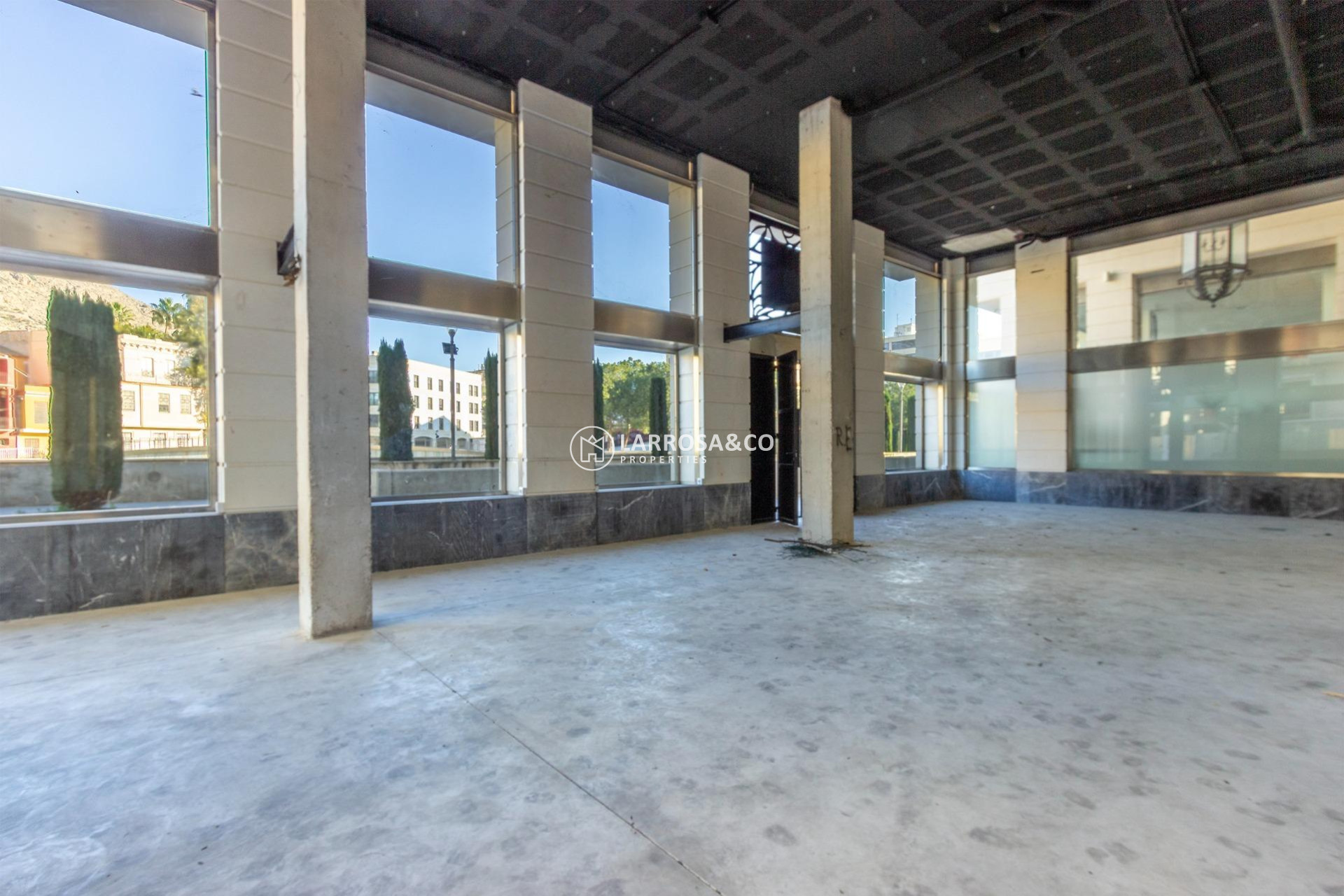 Alquiler larga estancia - Local - Orihuela - Zona Centro