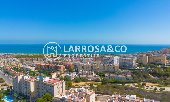 Apartamento - Reventa - Torrevieja - La Mata