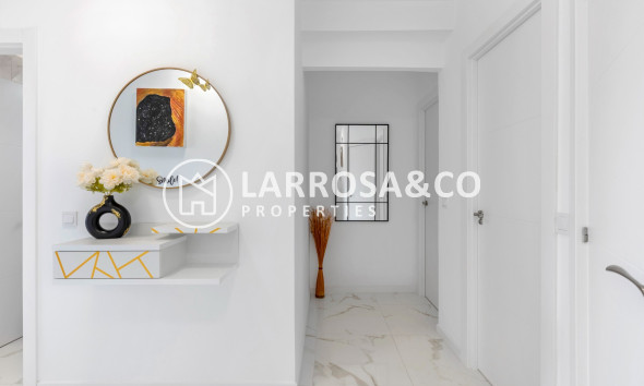 Apartamento - Reventa - Torrevieja - La Mata