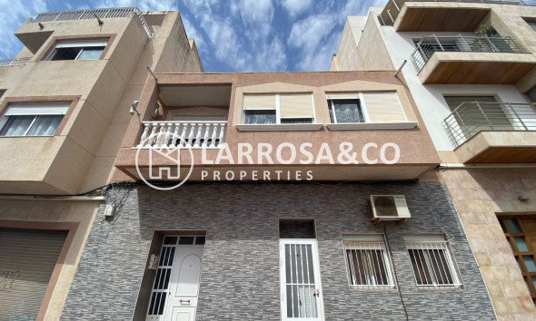 Apartment - A Vendre - Torrevieja - Centro