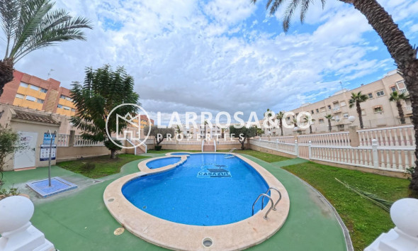 Apartment - A Vendre - Torrevieja - Centro