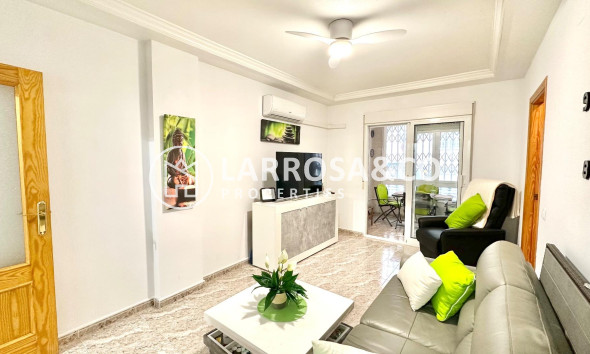 Apartment - A Vendre - Torrevieja - Centro