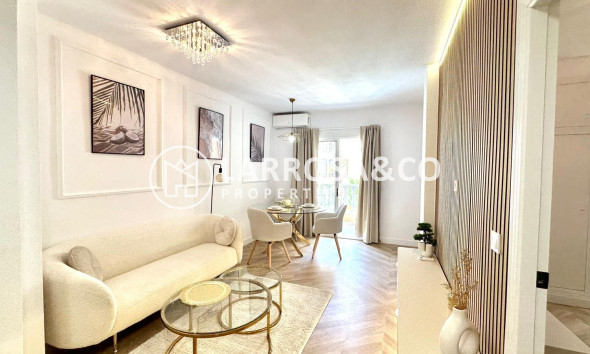 Apartment - A Vendre - Torrevieja - Centro