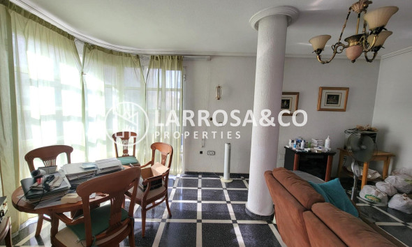 Apartment - A Vendre - Torrevieja - Centro