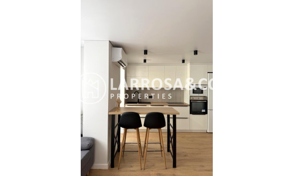 Apartment - A Vendre - Torrevieja - Paseo maritimo