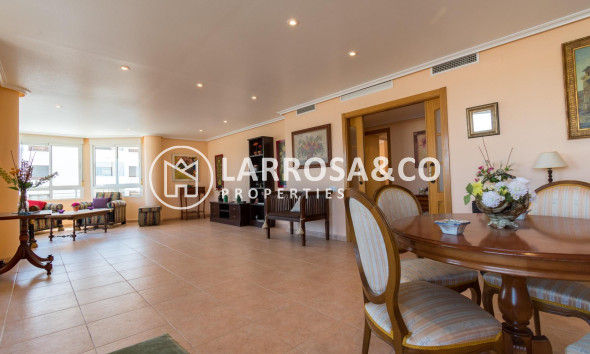 Apartment - Herverkoop - Torrevieja - ASV-51714