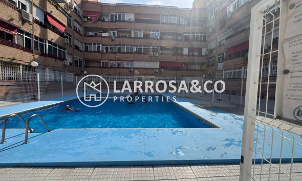Apartment - Herverkoop - Torrevieja - Centro