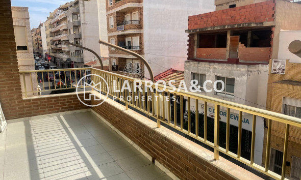 Apartment - Herverkoop - Torrevieja - Centro