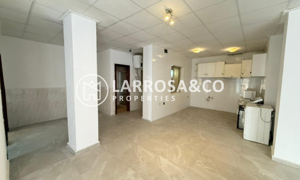 Apartment - Resale - Torrevieja - Los Locos Beach