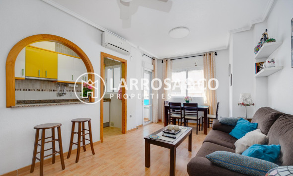 Apartment - Resale - Torrevieja - Playa del Acequión