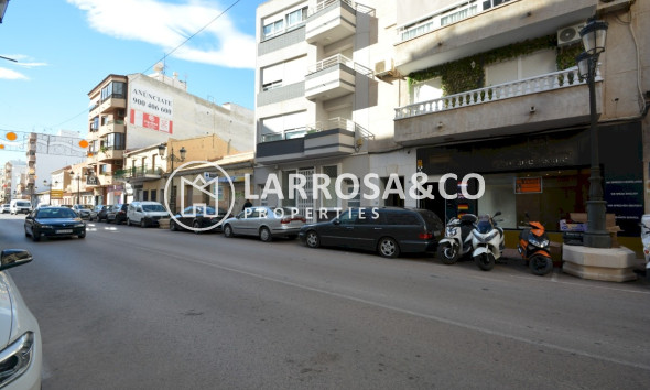 Commercial space - A Vendre - Guardamar del Segura - Guardamar del Segura