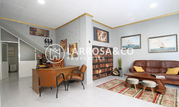 Commercial space - A Vendre - Torrevieja - Las Piscinas Naturales