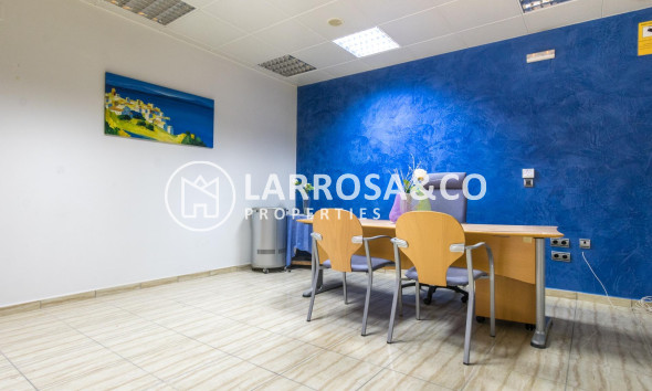 Commercial space - Herverkoop - Almoradí - Centro urbano 2