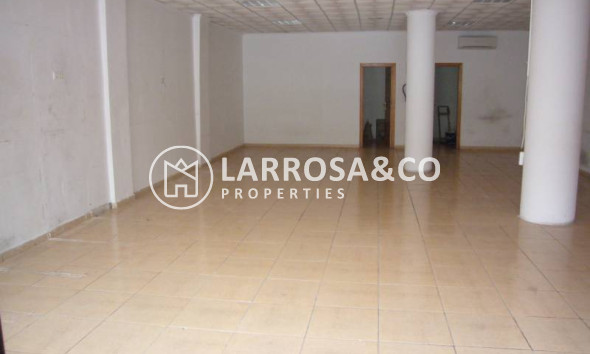 Commercial space - Herverkoop - Torrevieja - Centro