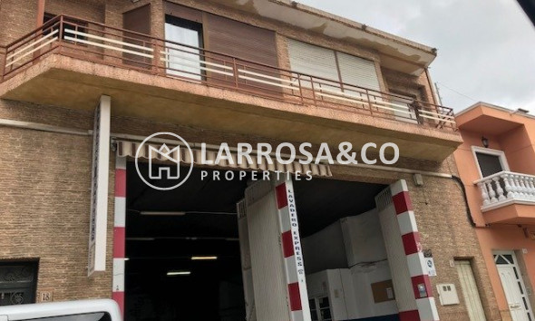 Commercial space - Resale - Almoradí - Lavadero express