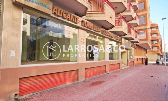 Commercial space - Resale - Torrevieja - Playa del cura