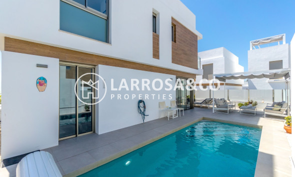 Detached House/Villa - Resale - Orihuela - Villamartín