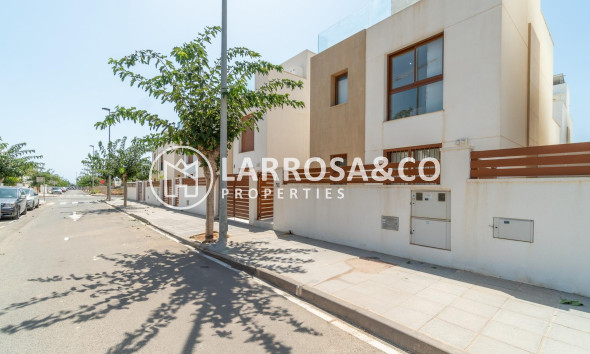 Detached House/Villa - Resale - Pilar de la Horadada - La Torre de la Horadada