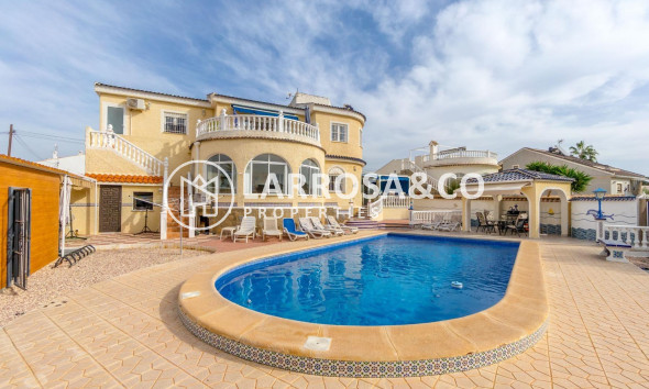 Detached House/Villa - Resale - Torrevieja - La Siesta - El Salado - Torreta