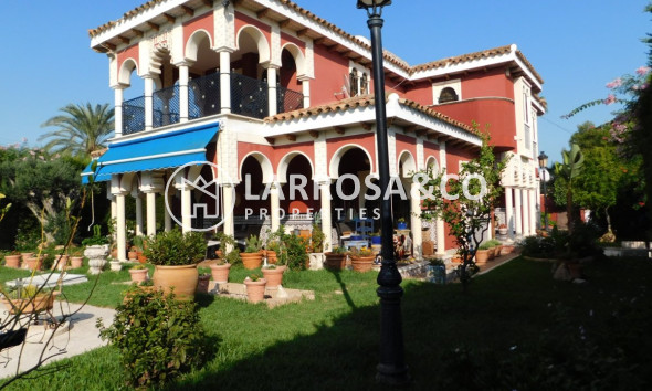 Detached House/Villa - Resale - Torrevieja - Nueva Torrevieja