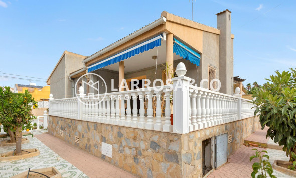 Detached House/Villa - Resale - Torrevieja - Nueva Torrevieja