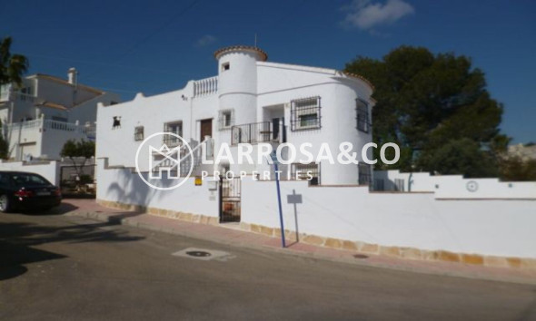 Detached House/Villa - Resale - Villamartín - Costa Blanca