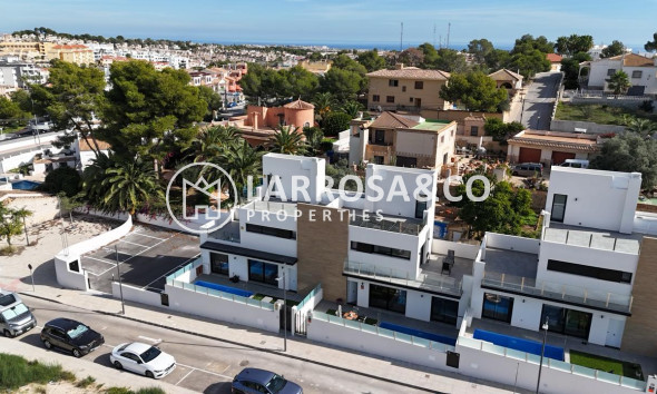 Detached House/Villa - Resale - Villamartín - Costa Blanca