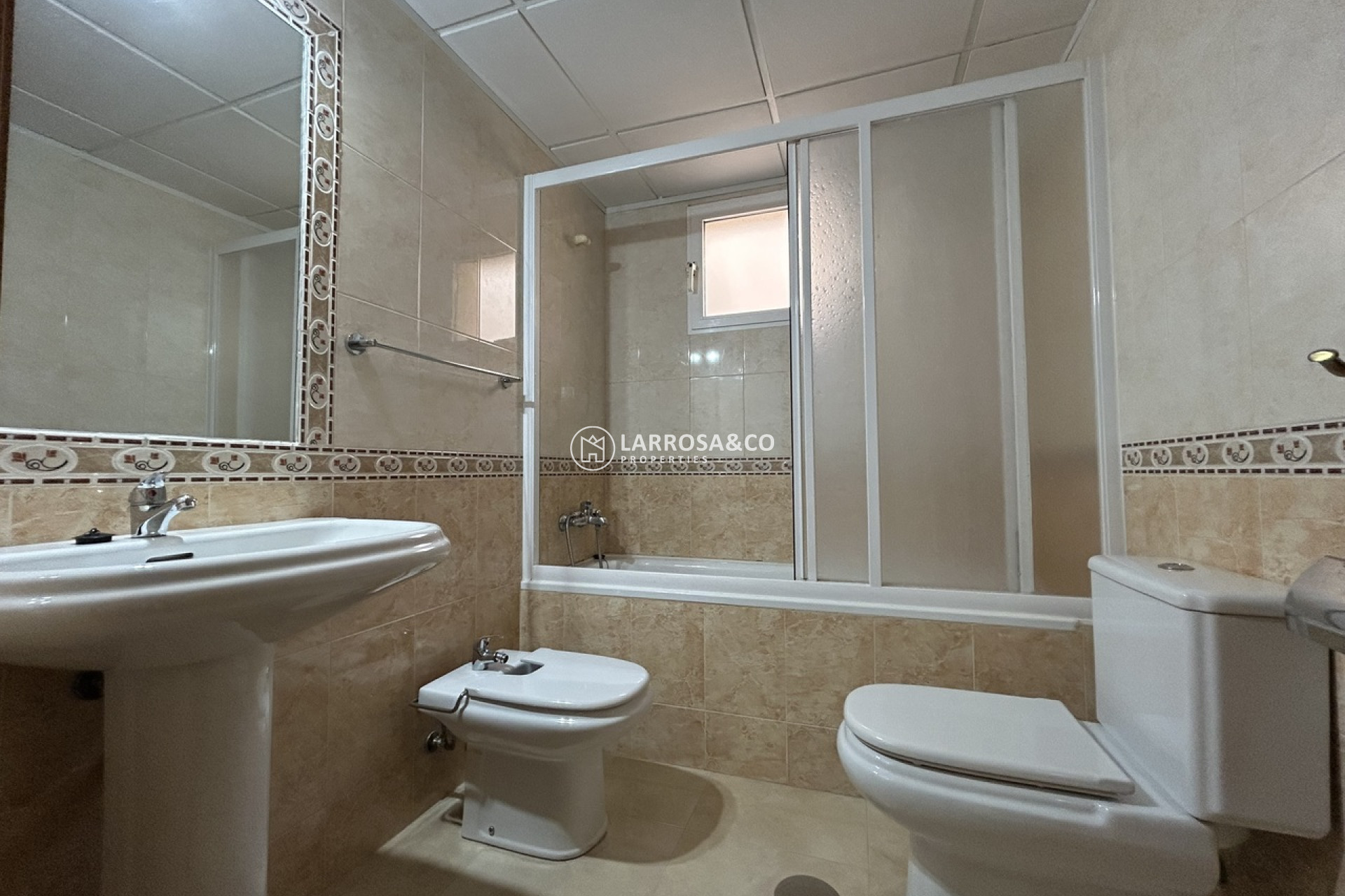 Herverkoop - Apartment - 2778 - Inland