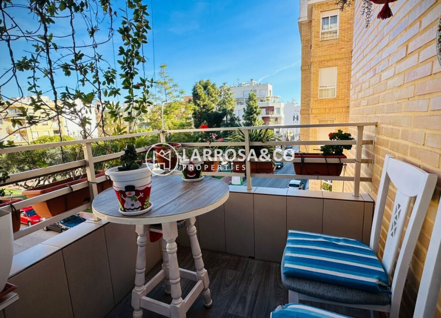 Herverkoop - Apartment - Alicante - Las Viñas