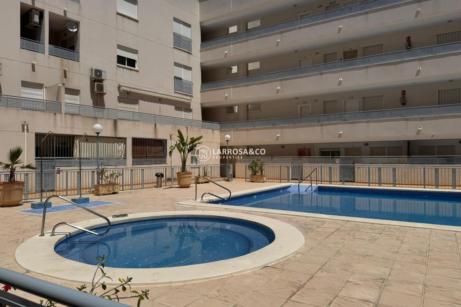 Herverkoop - Apartment - Almoradí