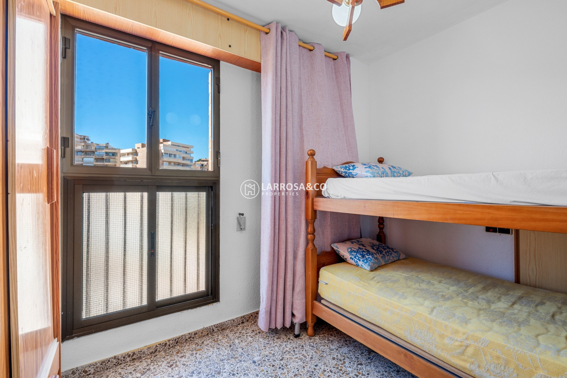 Herverkoop - Apartment - Arenales del sol - Segunda linea playa