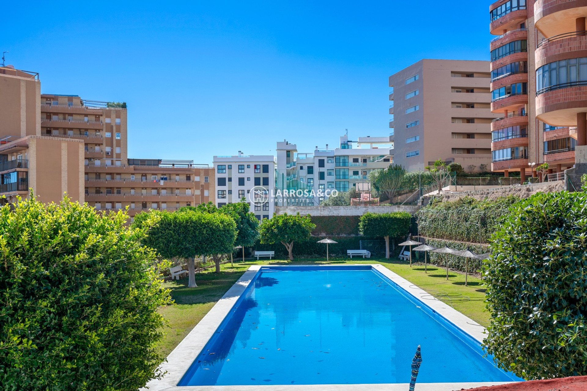 Herverkoop - Apartment - Arenales del sol - Segunda linea playa