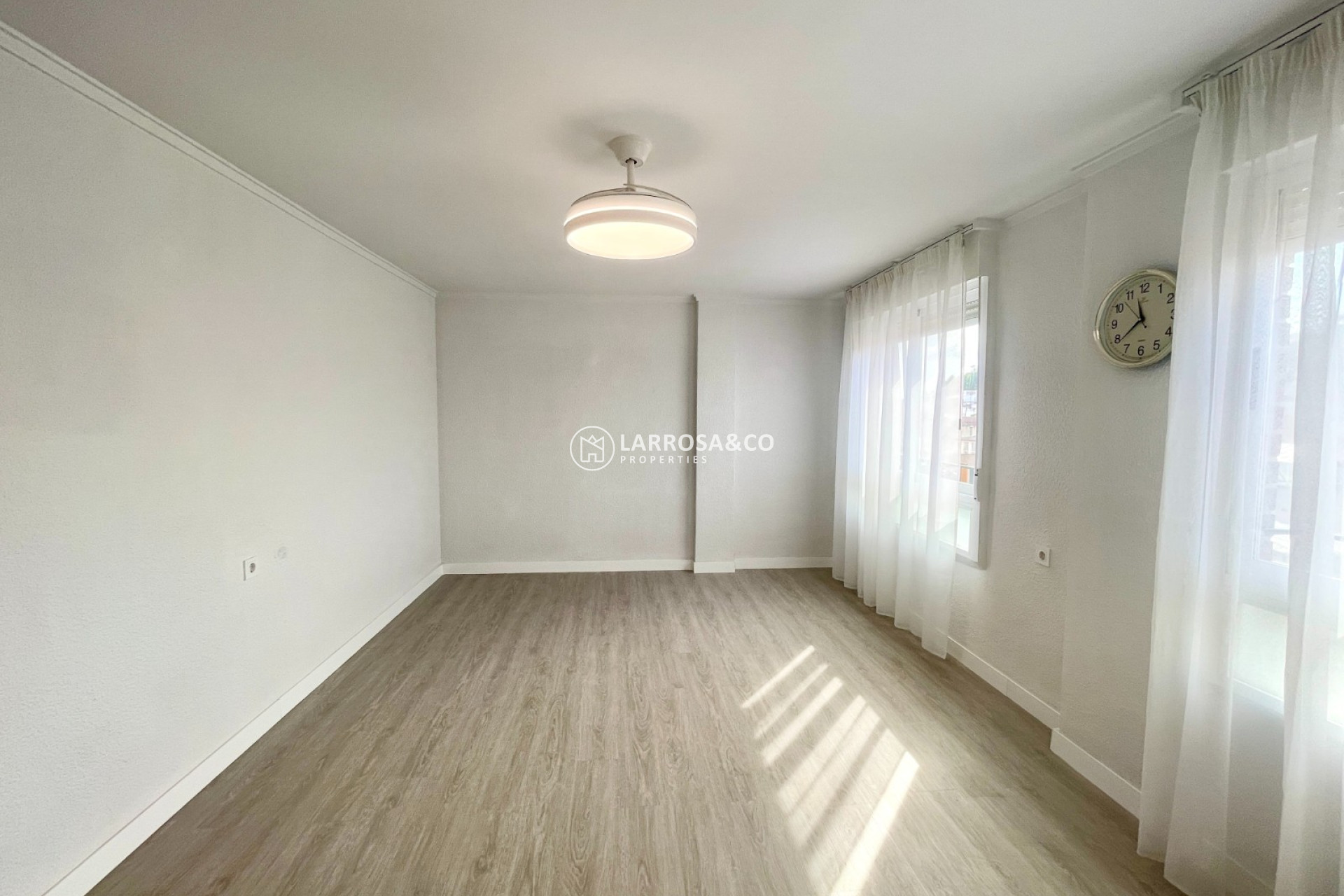 Herverkoop - Apartment - Bigastro - Inland