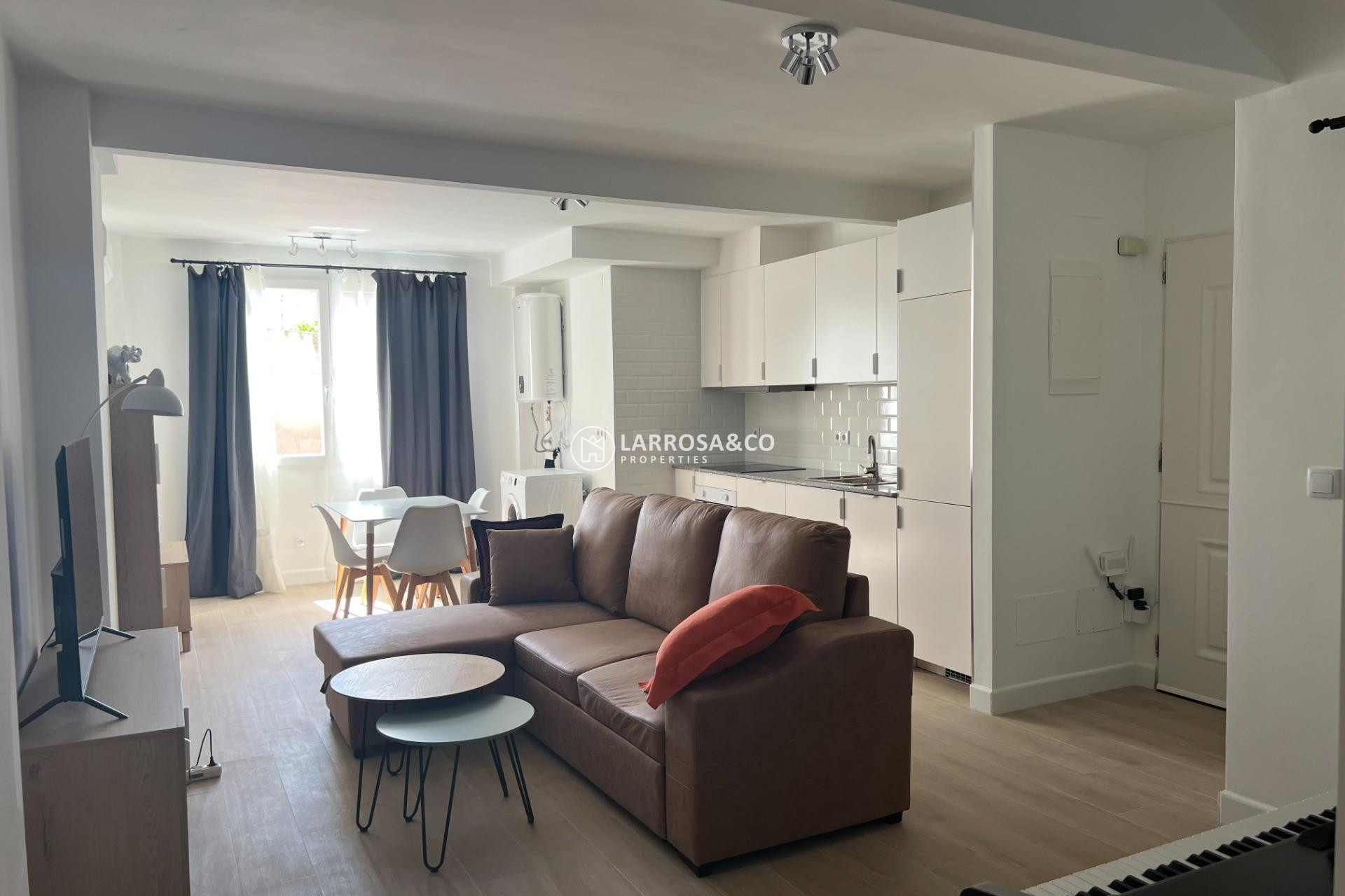 Herverkoop - Apartment - Dolores - CENTRO