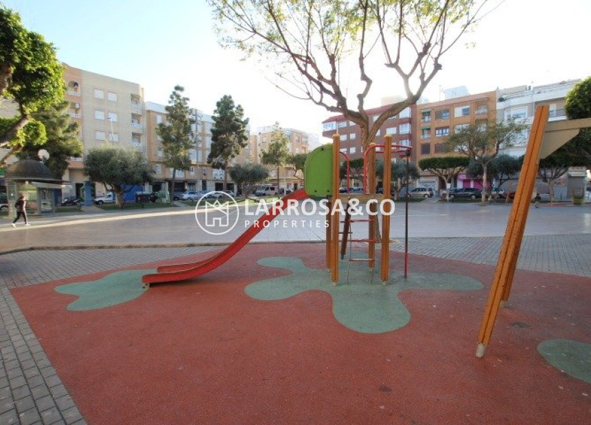 Herverkoop - Apartment - Guardamar del Segura - MERCADONA