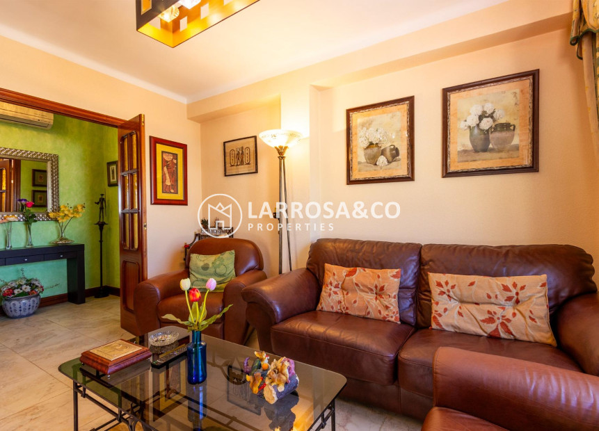 Herverkoop - Apartment - Orihuela - Los Huertos