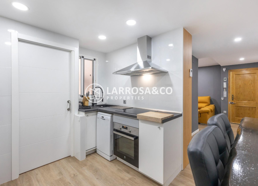 Herverkoop - Apartment - Torrevieja - Centro