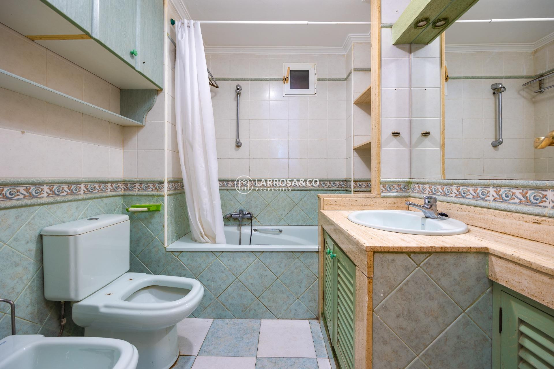 Herverkoop - Apartment - Torrevieja - Centro