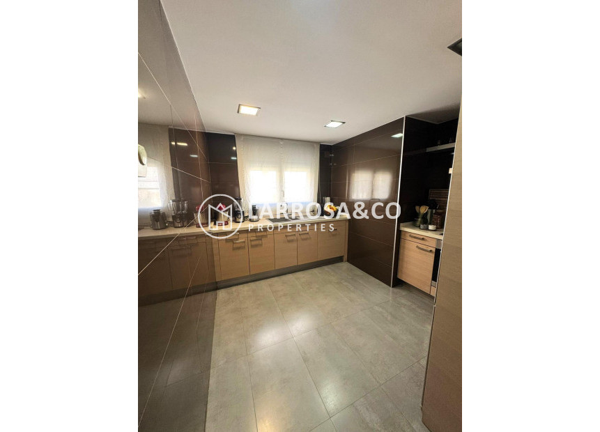 Herverkoop - Apartment - Torrevieja - Centro