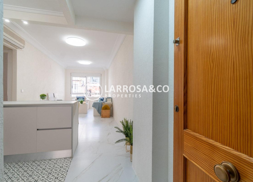 Herverkoop - Apartment - Torrevieja - Estacion de autobuses