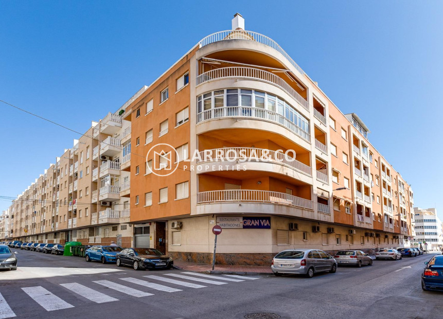 Herverkoop - Apartment - Torrevieja - Estacion de autobuses