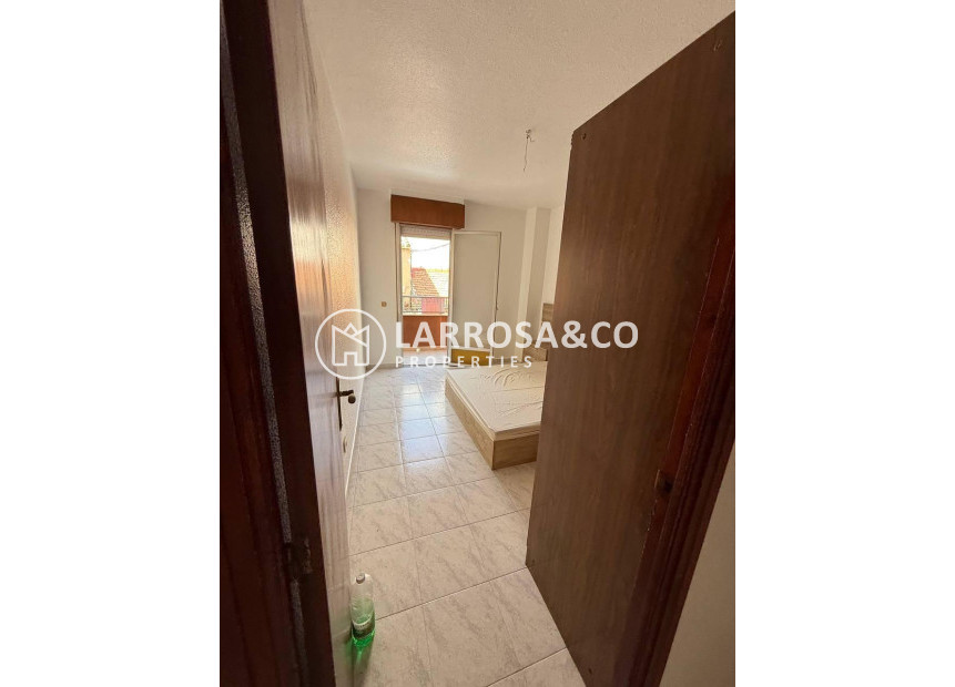 Herverkoop - Apartment - Torrevieja - Estacion de autobuses