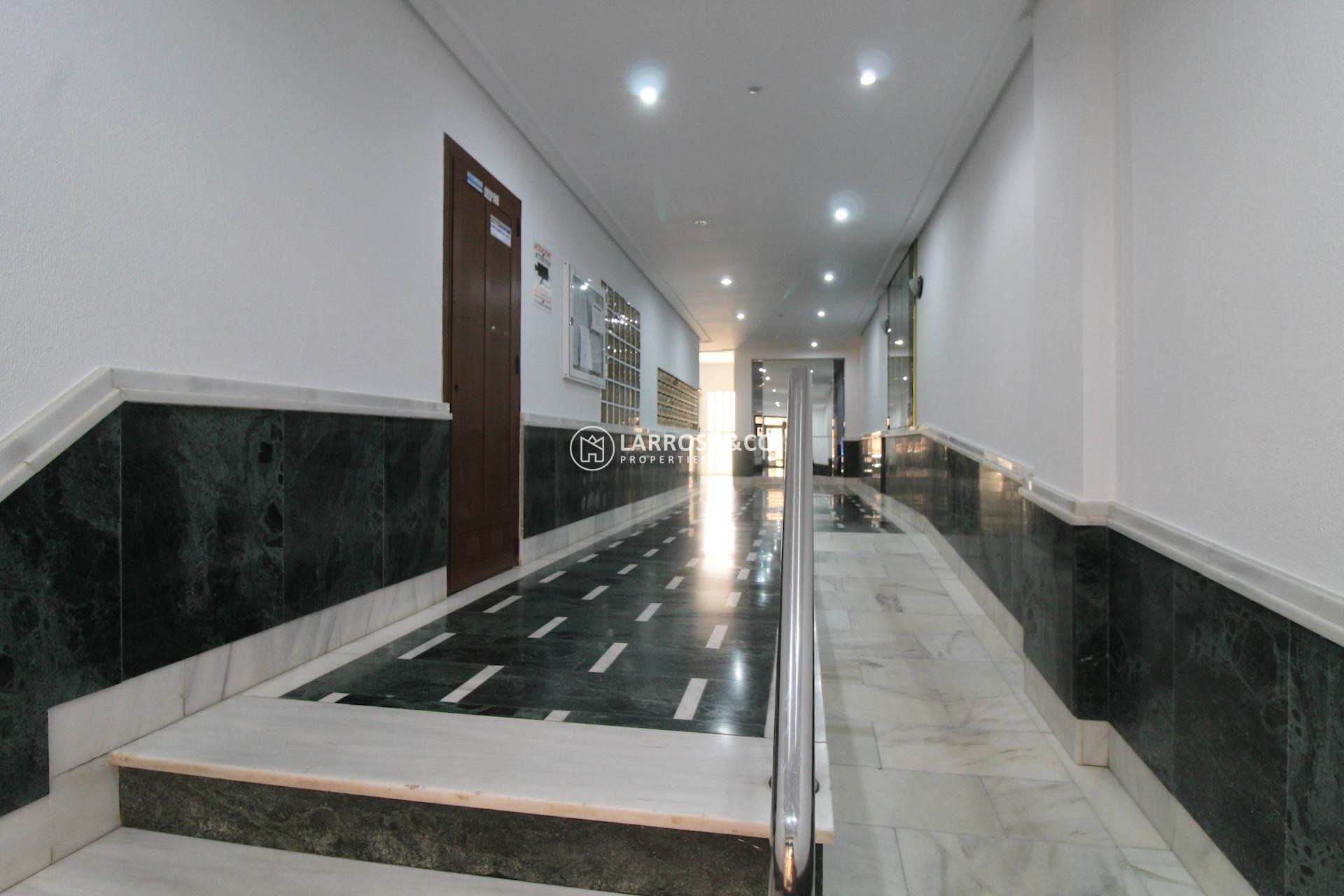 Herverkoop - Apartment - Torrevieja - Estacion de autobuses