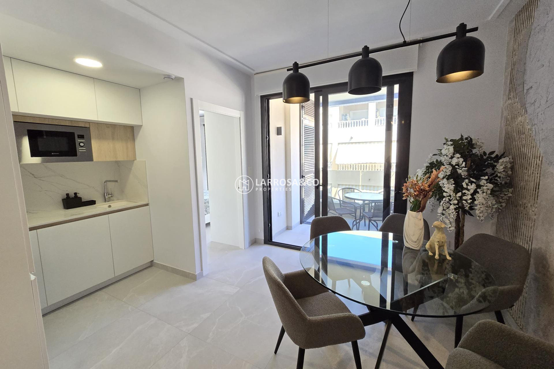 Herverkoop - Apartment - Torrevieja - Estacion de autobuses