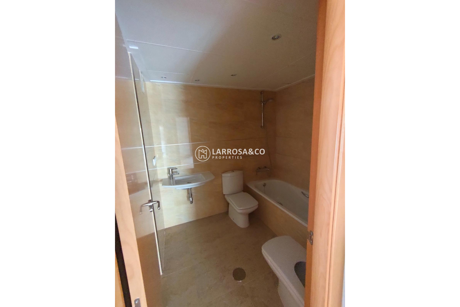 Herverkoop - Apartment - Torrevieja - Estacion de autobuses