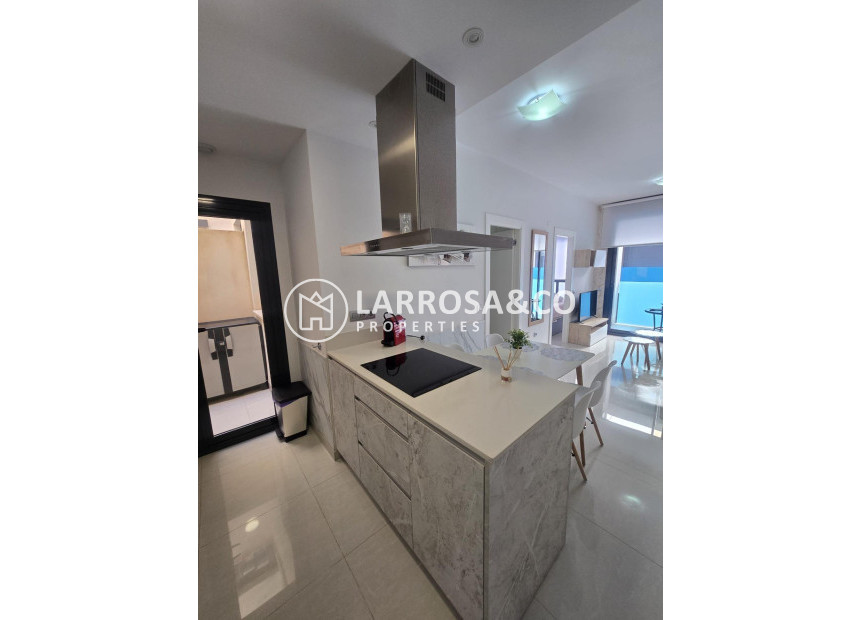 Herverkoop - Apartment - Torrevieja - Estacion de autobuses