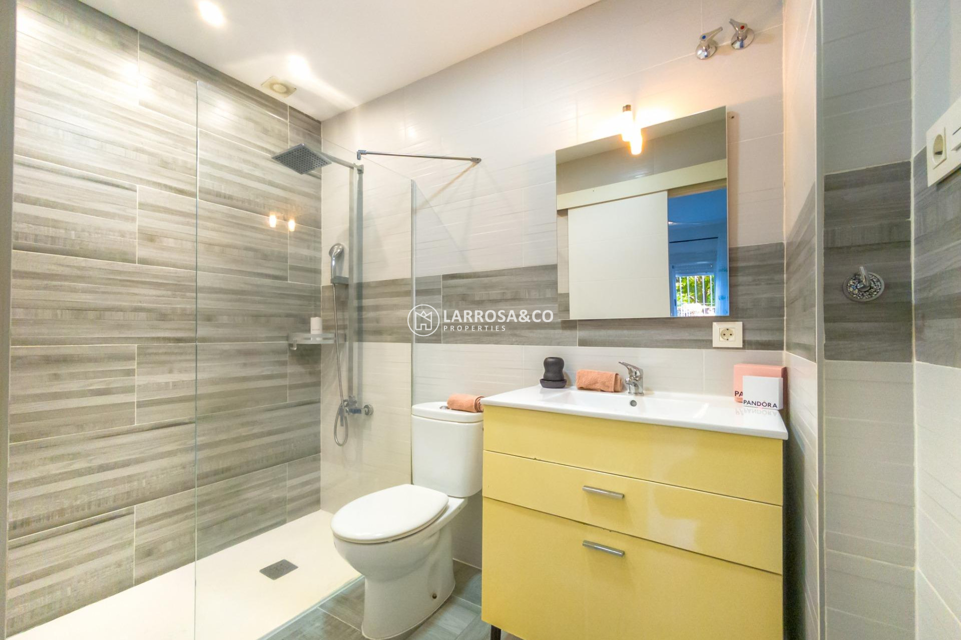 Herverkoop - Apartment - Torrevieja - Estacion de autobuses