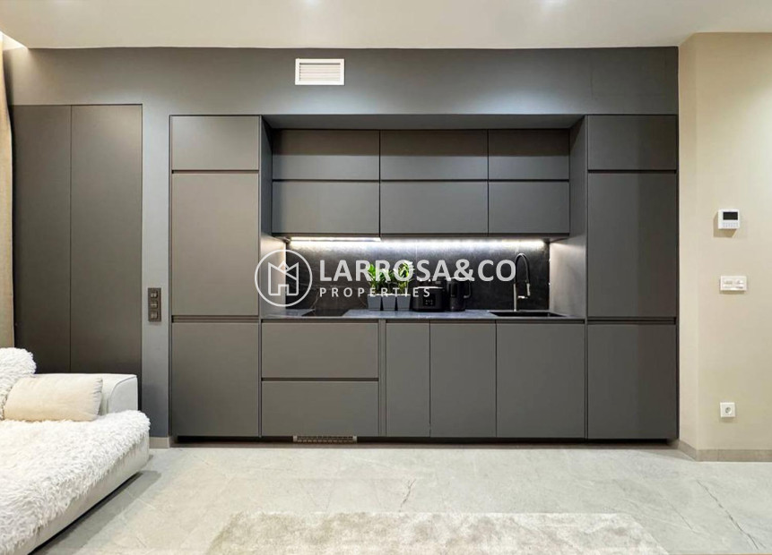 Herverkoop - Apartment - Torrevieja - Los Locos Beach