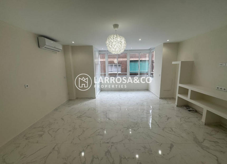 Herverkoop - Apartment - Torrevieja - Muelle Pesquero