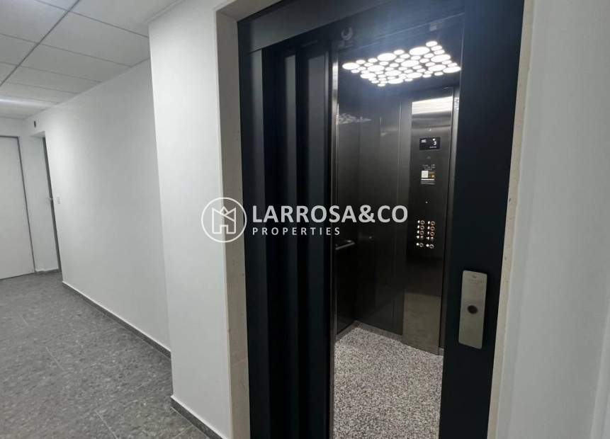 Herverkoop - Apartment - Torrevieja - Parque de las Naciones